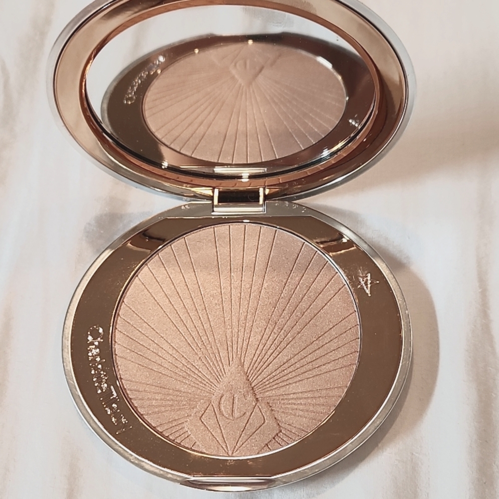 Charlotte Tilbury Highlighter